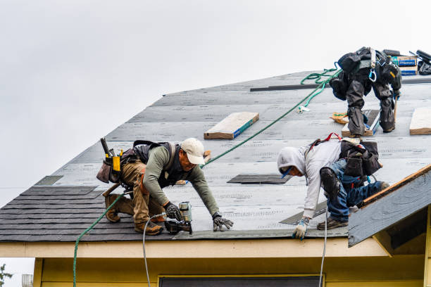 Professional Gutter Installation technician working in Garrett, WY